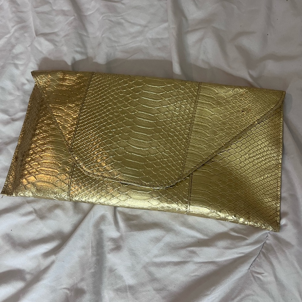 Luxurious Gold Textured Clutch